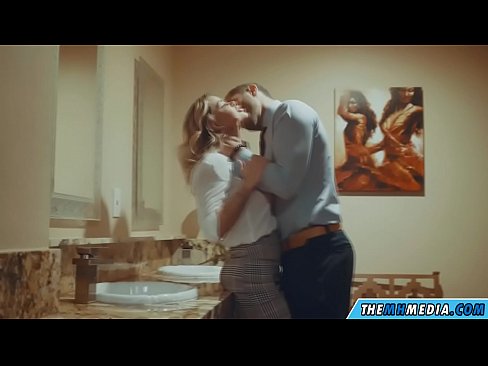 ❤️ Wanneer 'n rondborstige blondine jou in 'n openbare toilet verlei Seksvideo op af.kassa-standupbar.ru ❌